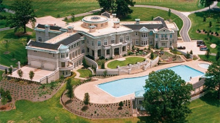 Via Celebhomes.net